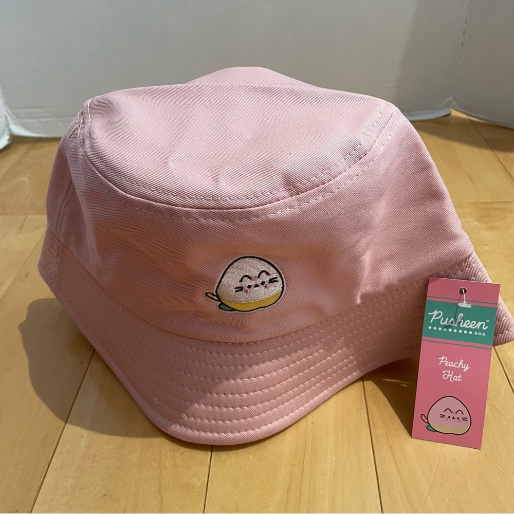 NWT pusheen peachy bucket hat